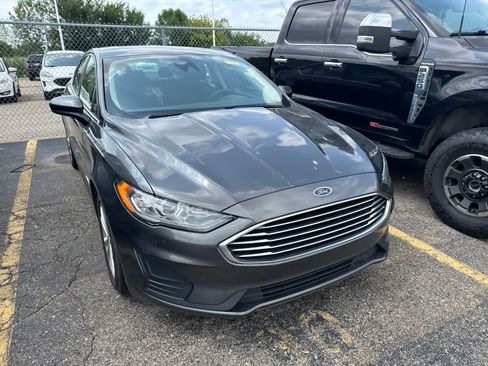 Used 2019 Ford Fusion SE FWD image 5