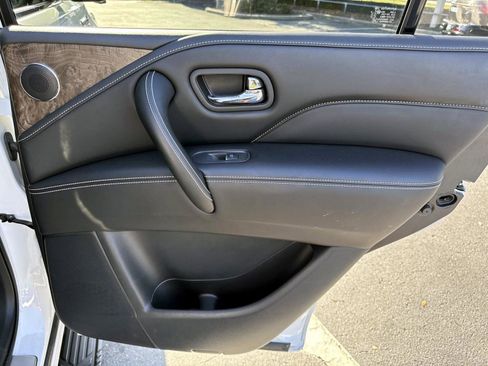 Certified 2024 INFINITI QX80 Premium Select w/ Cargo Package image 17