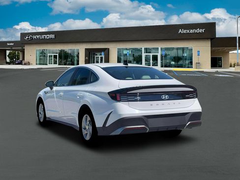 New 2026 Hyundai Sonata SE FWD image 5