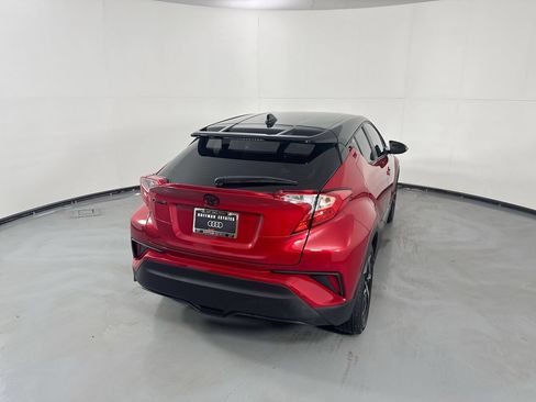Used 2020 Toyota C-HR XLE FWD image 8