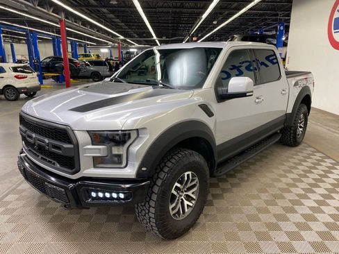 Used 2018 Ford F150 Raptor w/ Equipment Group 802A Luxury AWD/4WD image 4
