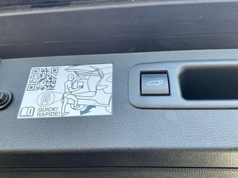 Used 2024 Toyota Highlander XLE image 30