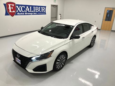 Used 2025 Nissan Altima 2.5 SV FWD image 20