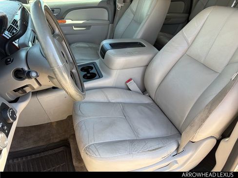 Used 2012 Chevrolet Suburban LT AWD/4WD image 13