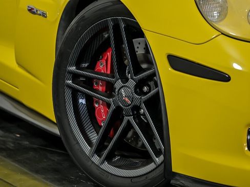 Used 2006 Chevrolet Corvette Z06 w/ Preferred Equipment Group RWD image 3