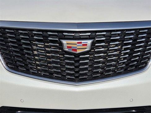 Certified 2025 Cadillac XT5 Premium Luxury image 9