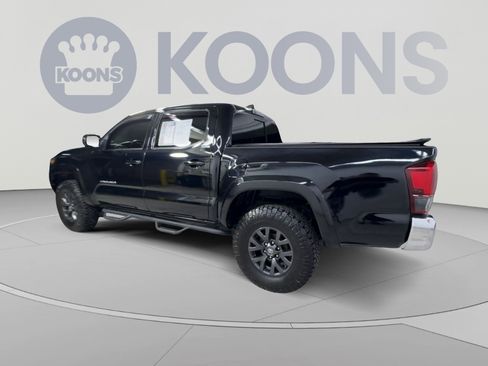 Used 2021 Toyota Tacoma SR5 RWD image 2