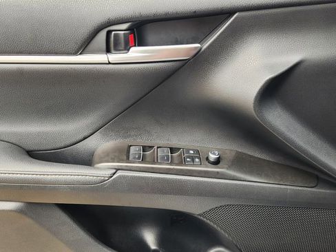 Used 2023 Toyota Camry XSE FWD image 17