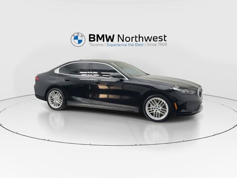 Used 2024 BMW 530i xDrive w/ Executive Package AWD/4WD image 5