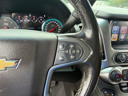 Used 2019 Chevrolet Suburban Premier w/ Premier Plus Edition AWD/4WD image 17