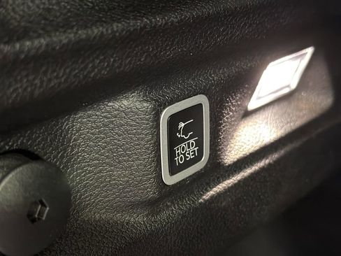 Used 2023 Jeep Grand Cherokee L Laredo w/ Luxury Tech Group I image 21