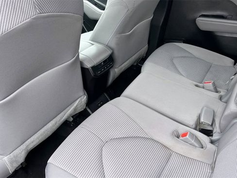 Certified 2023 Toyota Highlander L image 14