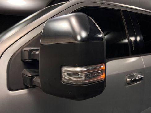 Used 2019 Ford F250 Lariat w/ Chrome Package image 27