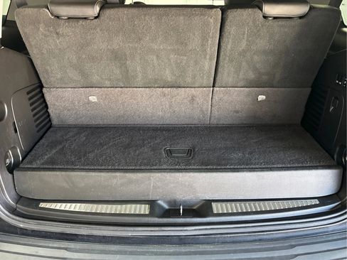 Used 2017 GMC Yukon SLT image 16