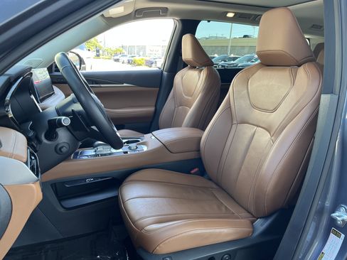 Certified 2023 INFINITI QX60 Sensory w/ Vision Package AWD/4WD image 2