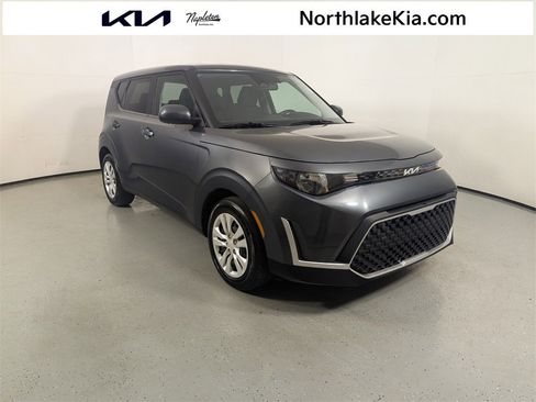 Used 2023 Kia Soul LX image 1