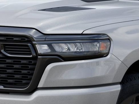 New 2026 RAM 1500 Express AWD/4WD image 10