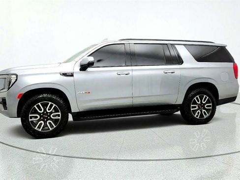 Used 2024 GMC Yukon XL AT4 w/ Technology Package AWD/4WD image 8