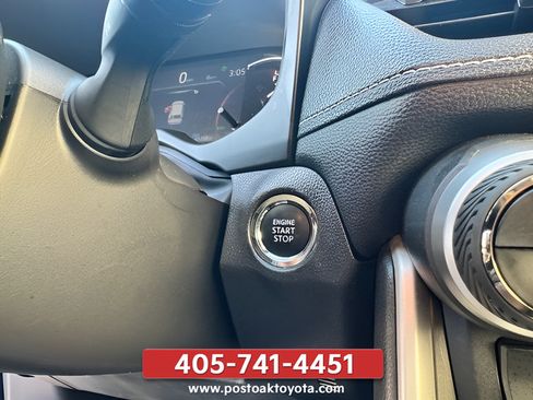 Used 2025 Toyota RAV4 XLE FWD image 36