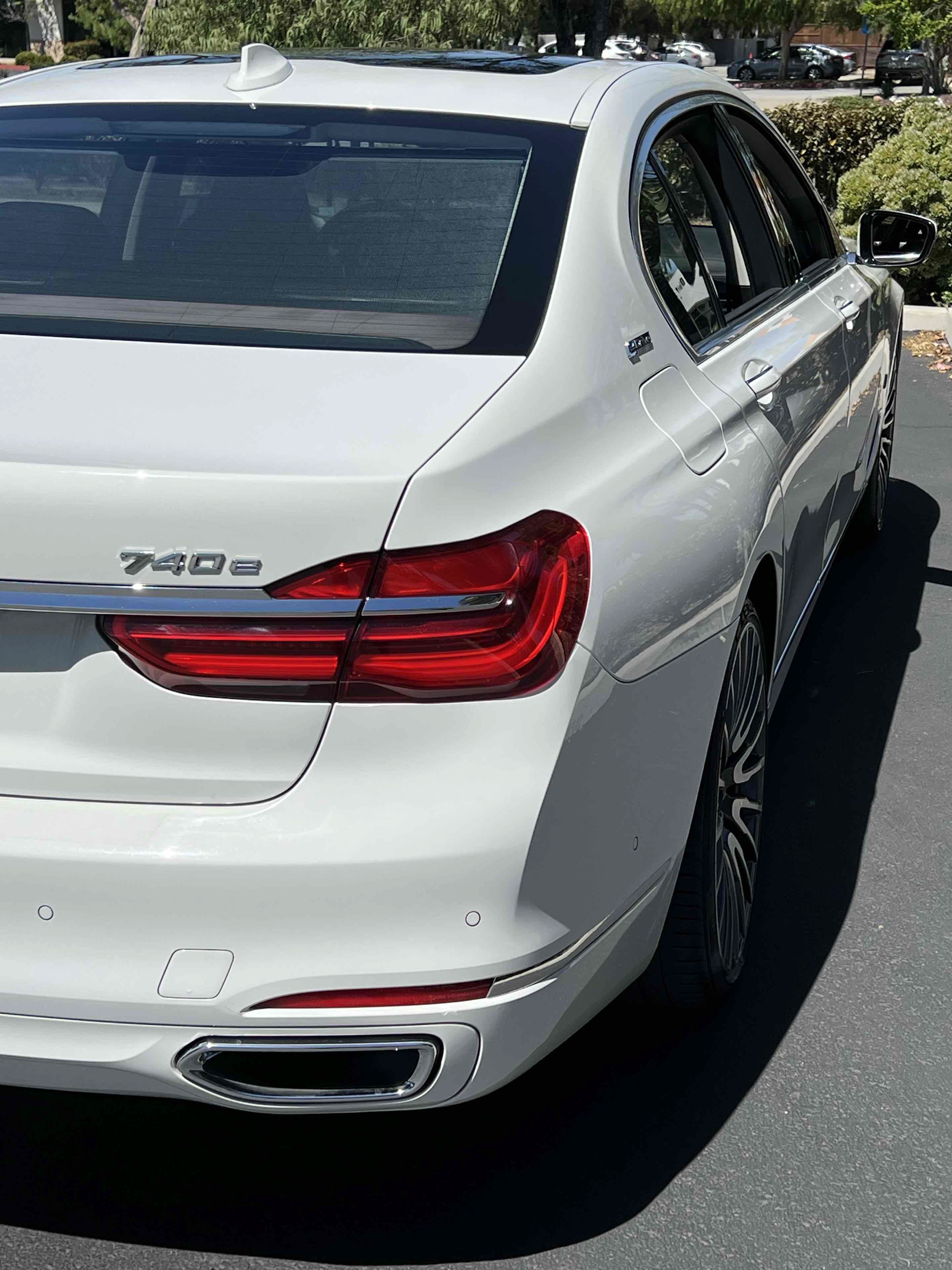 Used 2018 BMW 740e xDrive AWD/4WD image 74