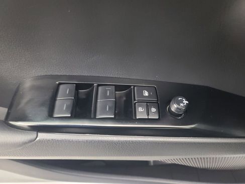 Used 2025 Toyota Camry LE image 24