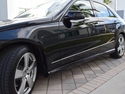 Used 2010 Mercedes-Benz E 350 4MATIC Sedan image 17