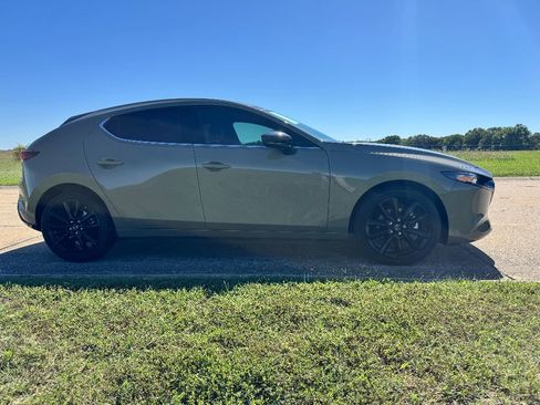Certified 2025 MAZDA MAZDA3 Carbon image 4