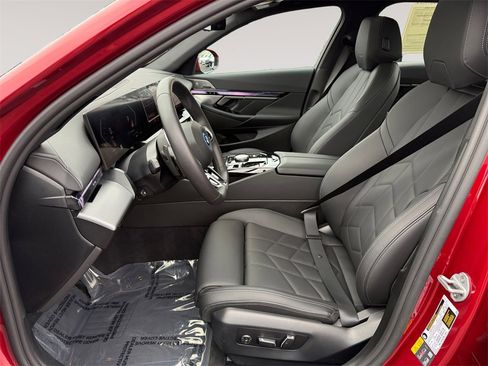 Certified 2026 BMW i5 eDrive40 w/ M Sport Package image 9