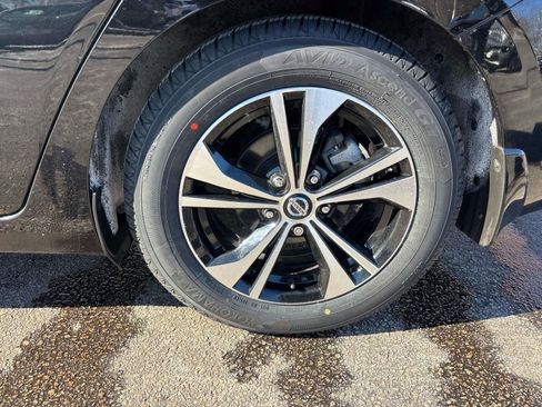 Used 2022 Nissan Sentra SV w/ Lighting Package image 5