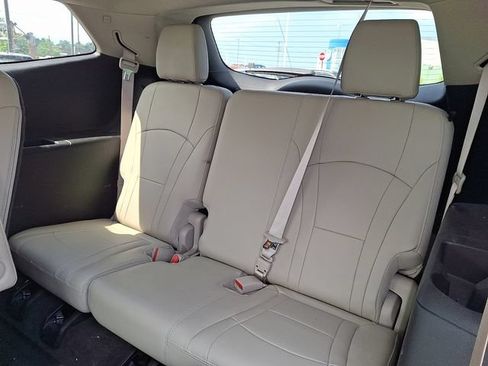 Used 2019 Buick Enclave Essence AWD/4WD image 11