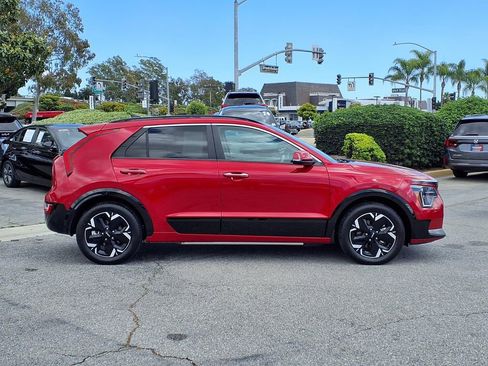 Certified 2024 Kia Niro Wave FWD image 6