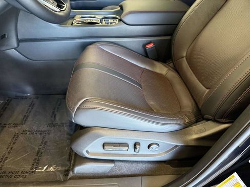 Used 2025 Honda Pilot Black Edition image 5