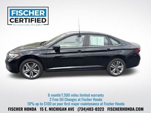 Used 2023 Volkswagen Jetta SE w/ Panoramic Sunroof Package image 2