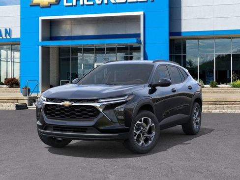 New 2026 Chevrolet Trax LT w/ Driver Confidence Package FWD image 6