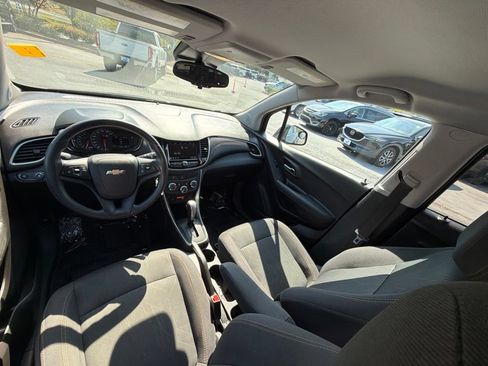 Used 2018 Chevrolet Trax LT FWD image 10