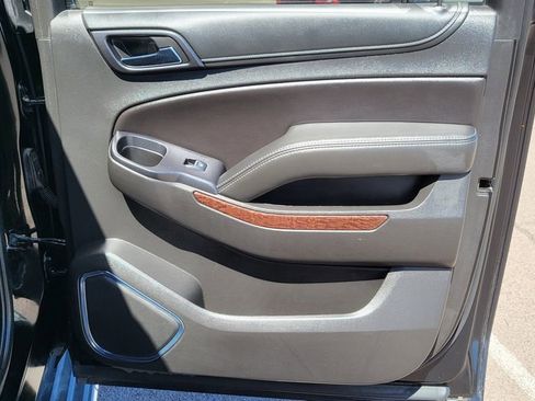 Used 2019 GMC Yukon XL SLT w/ Premium Edition image 19