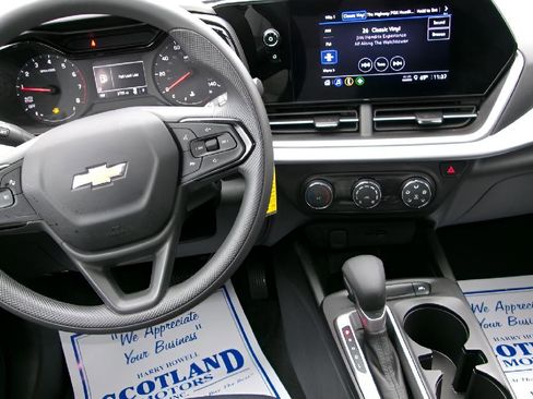 Used 2026 Chevrolet Trax LS w/ Driver Confidence Package image 11