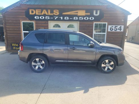 Used 2016 Jeep Compass High Altitude AWD/4WD image 2