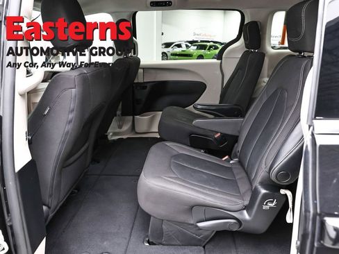 Used 2022 Chrysler Voyager LX FWD image 21