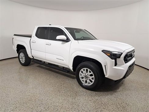 Used 2024 Toyota Tacoma SR5 image 4