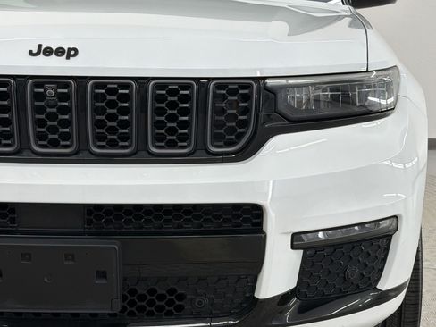 Used 2023 Jeep Grand Cherokee L Summit w/ Advanced Protech Group IV AWD/4WD image 12