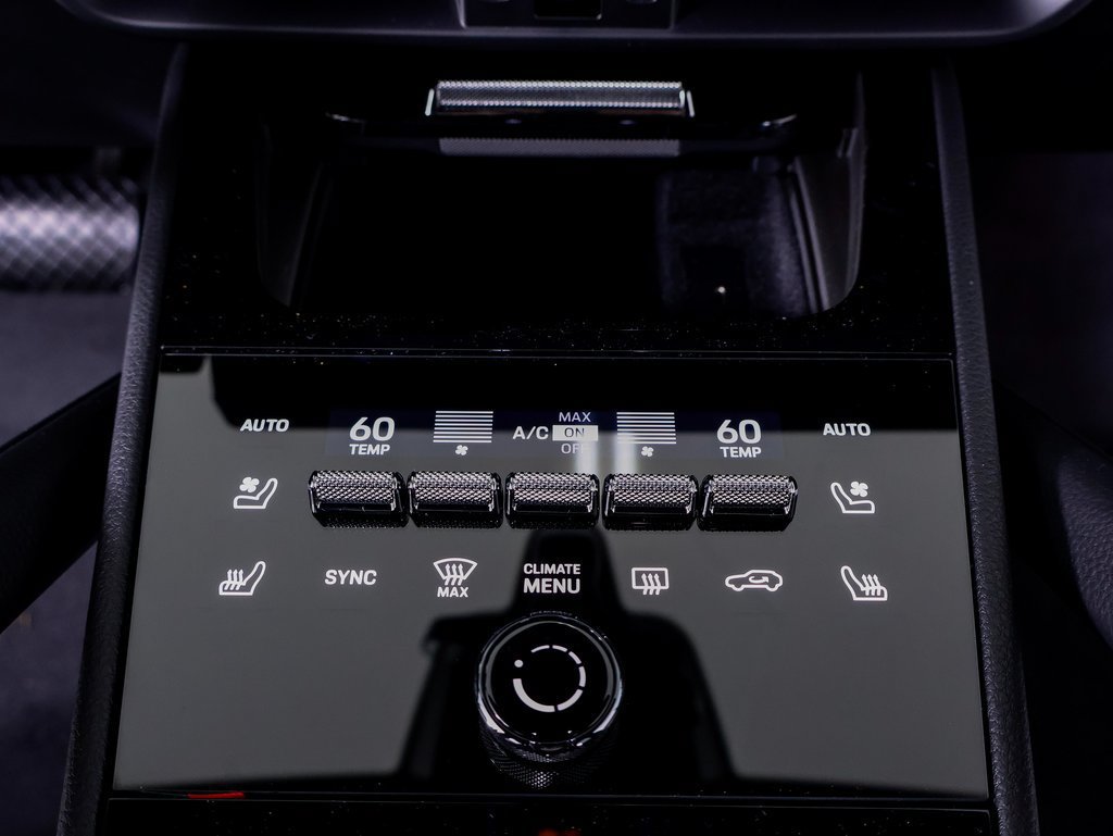 Certified 2025 Porsche Cayenne AWD/4WD image 18