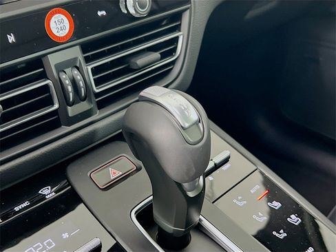 New 2026 Porsche Macan image 19
