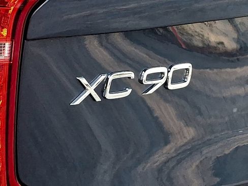 Used 2025 Volvo XC90 B6 Ultra w/ Protection Package Premier AWD/4WD image 18