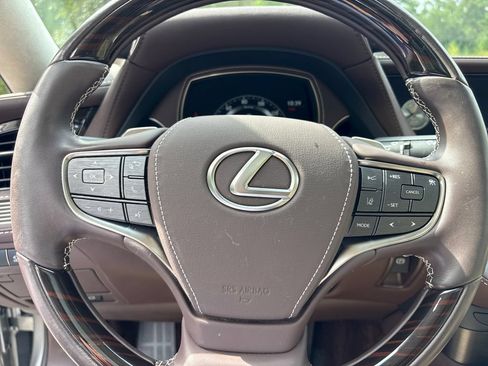 Used 2018 Lexus LS 500 w/ Interior Upgrade Package RWD image 12