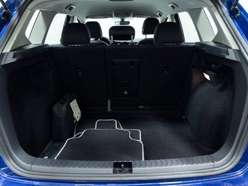 Used 2023 Volkswagen Taos S image 9