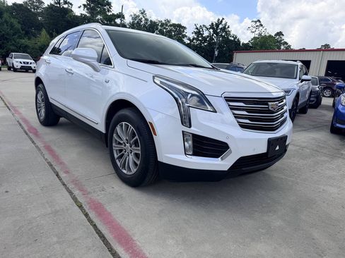 Used 2017 Cadillac XT5 Luxury w/ Driver Awareness Package FWD image 4