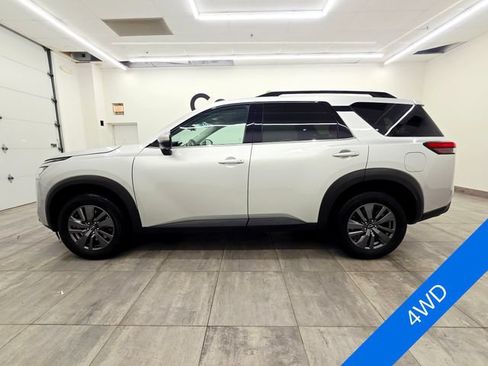 Used 2025 Nissan Pathfinder SV AWD/4WD image 2