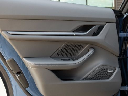 Certified 2025 Porsche Taycan AWD/4WD image 29