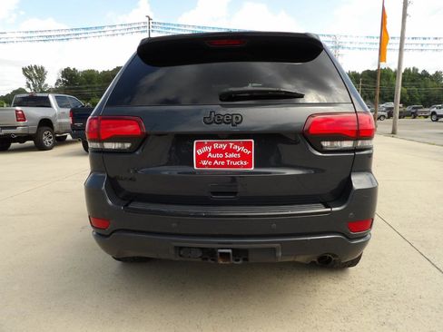 Used 2018 Jeep Grand Cherokee Altitude image 6